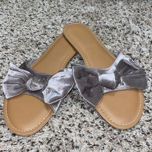 🛍️Adorable purple bow sandals!